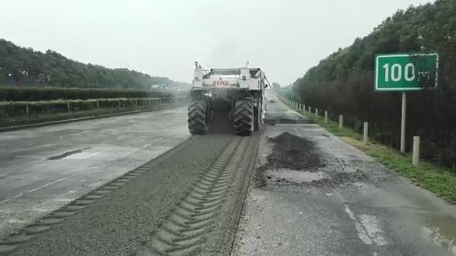RZ2300，上海高速公路冷再生